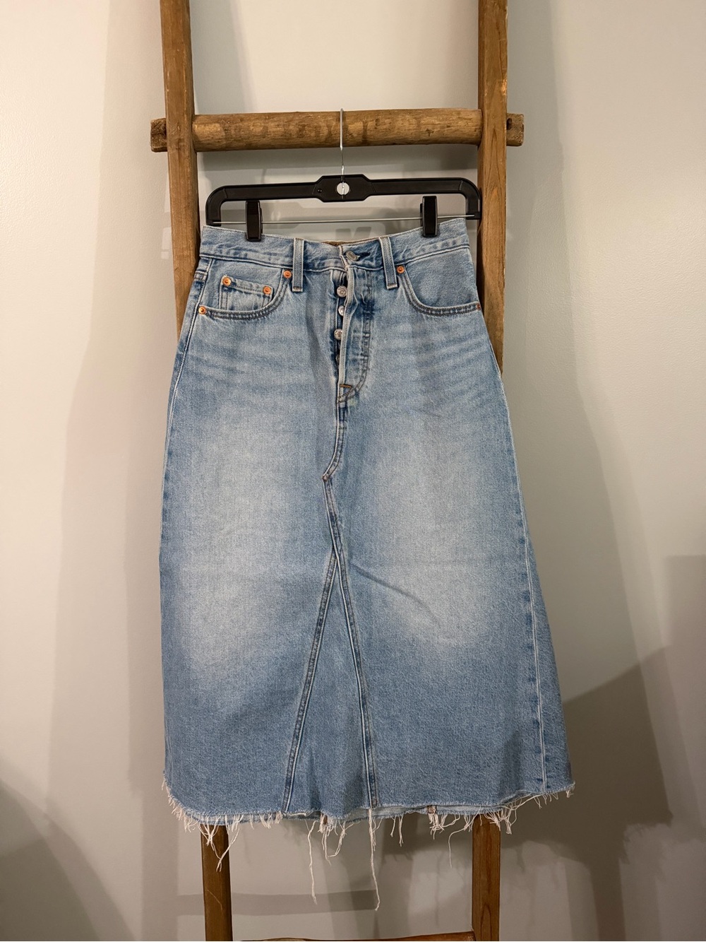 Levi’s Premium Denim Midi Skirt Size 25